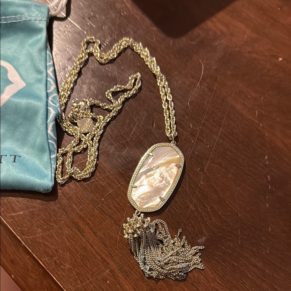 Kendra Scott “Rayne” white and gold Pendant Necklace